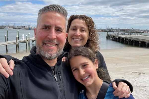 Insulet employee Scott at beach with family