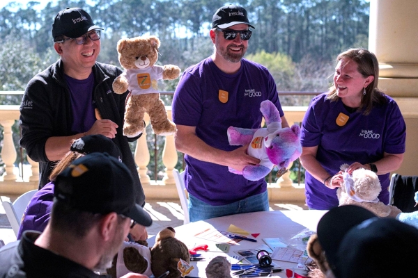 One hundred members of Insulet’s leadership team volunteered with Second Harvest Food Bank of Central Florida